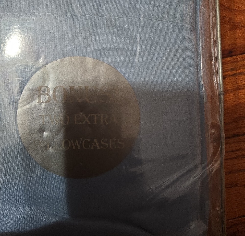 CALE Light Blue Sheet Set - Includes Pillowcases - Picture 4 of 4